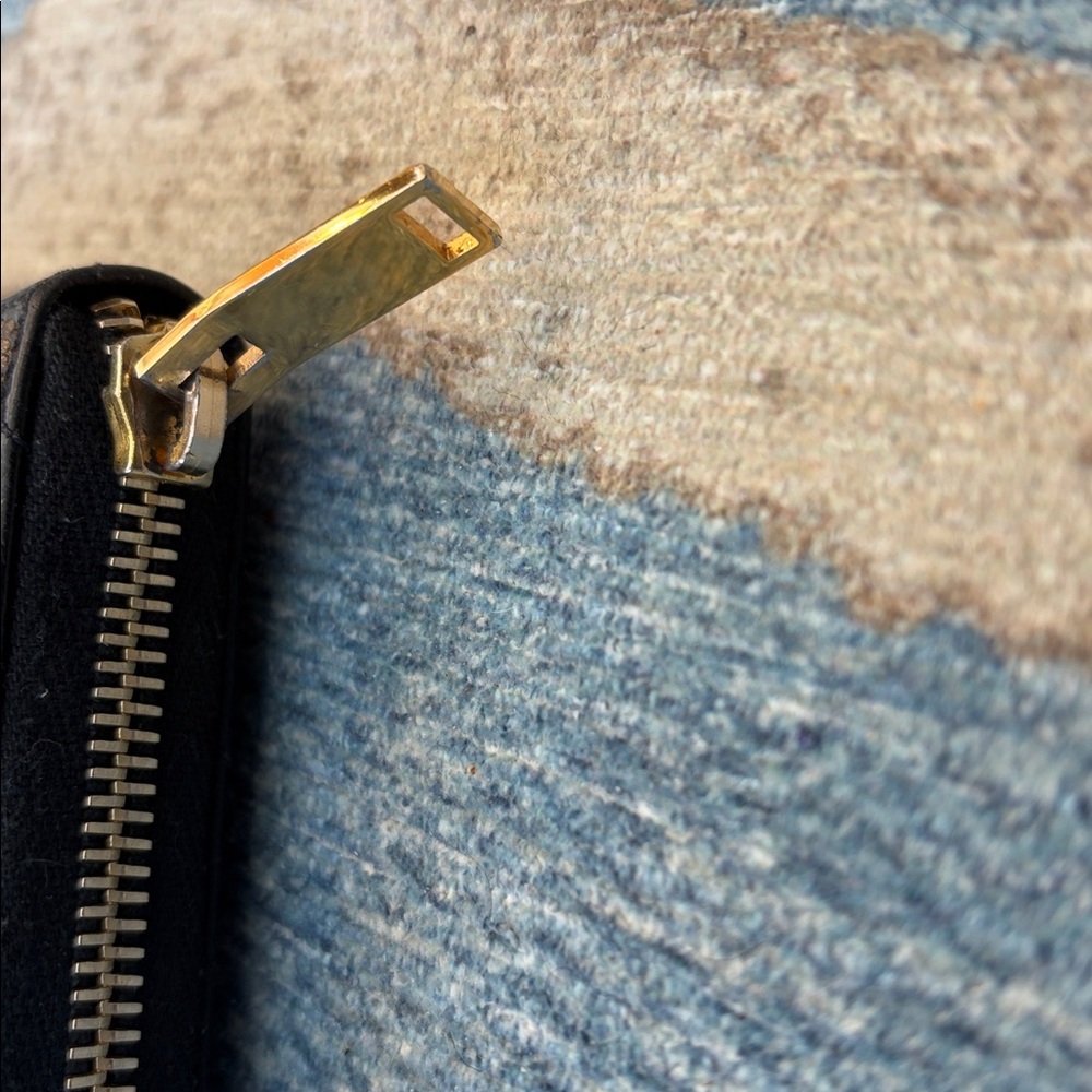 Yves Saint Laurent Chevron Continental Wallet - Picture 3 of 8